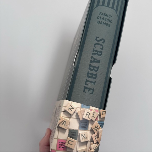 Scrabble Hearth & Home Classic bookshelf NWT - Picture 5 of 5